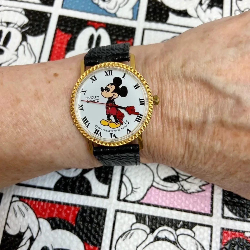 Vintage Walt Disney Productions Bradley Coin Edge Mickey Mouse Watch